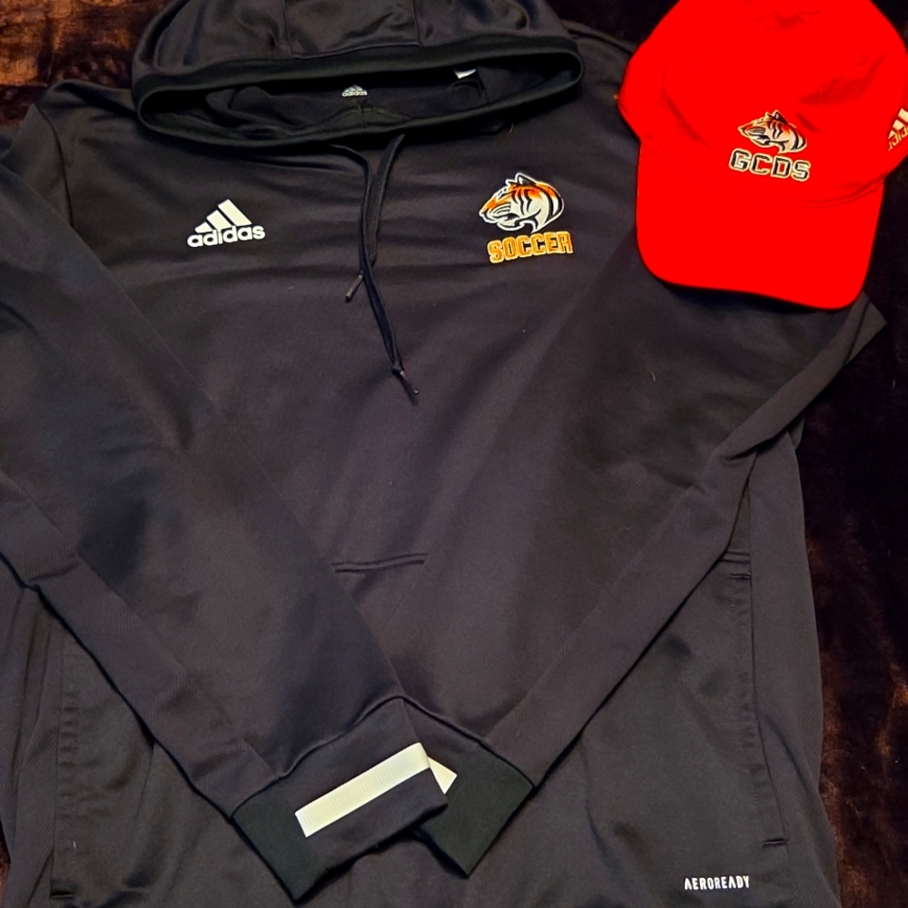 GCDS Black Hoodie And Orange Baseball Cap